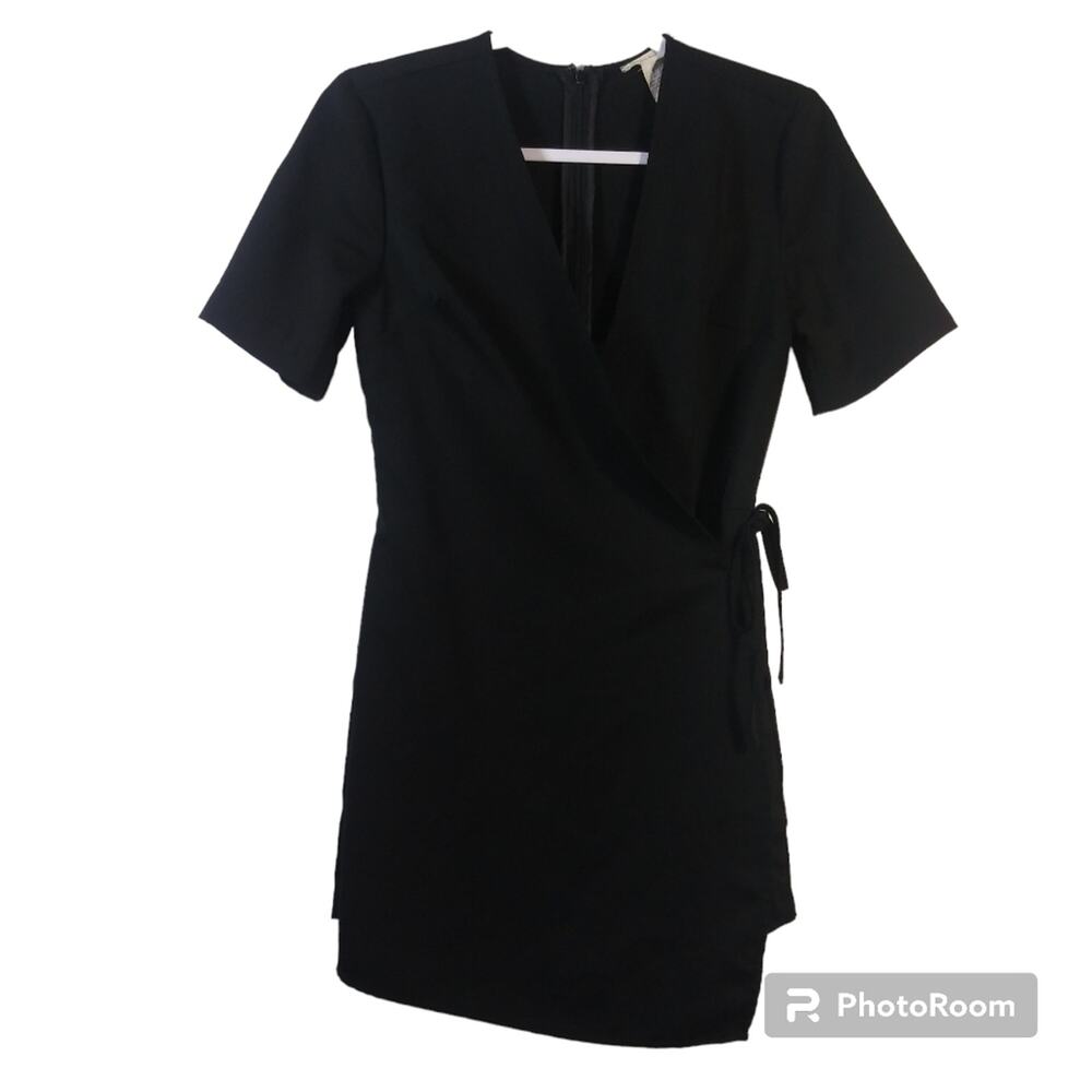 BCNU Black Wrap Style Romper Contemporary Classic Size Small